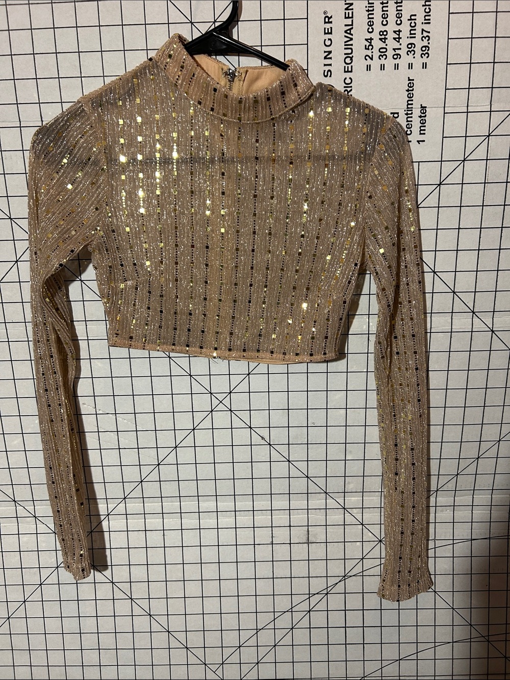 Superdown Sia Crop Top Gold Sparkle Long-Sleeve